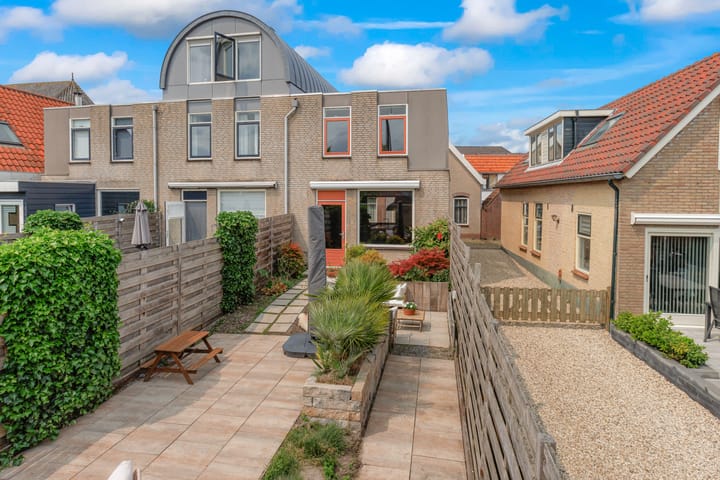 Photo 29 of Schoolstraat 7