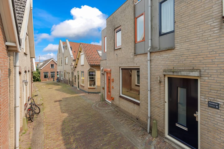 Photo 32 of Schoolstraat 7