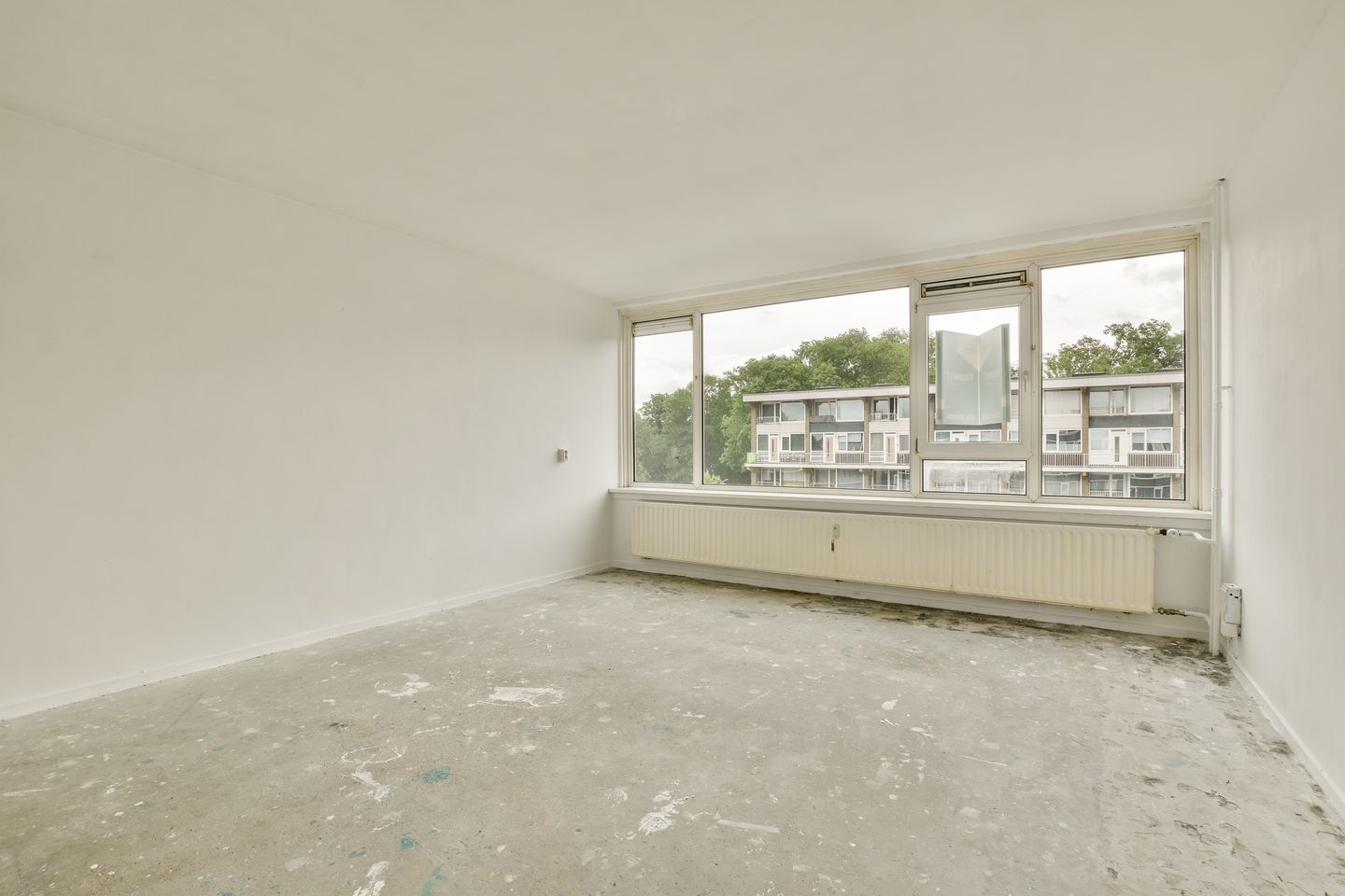 Photo 5 of Van Oldenbarneveltplein 42