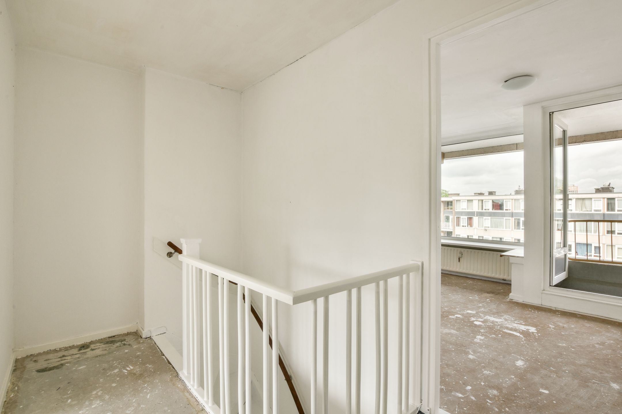 Photo 9 of Van Oldenbarneveltplein 42