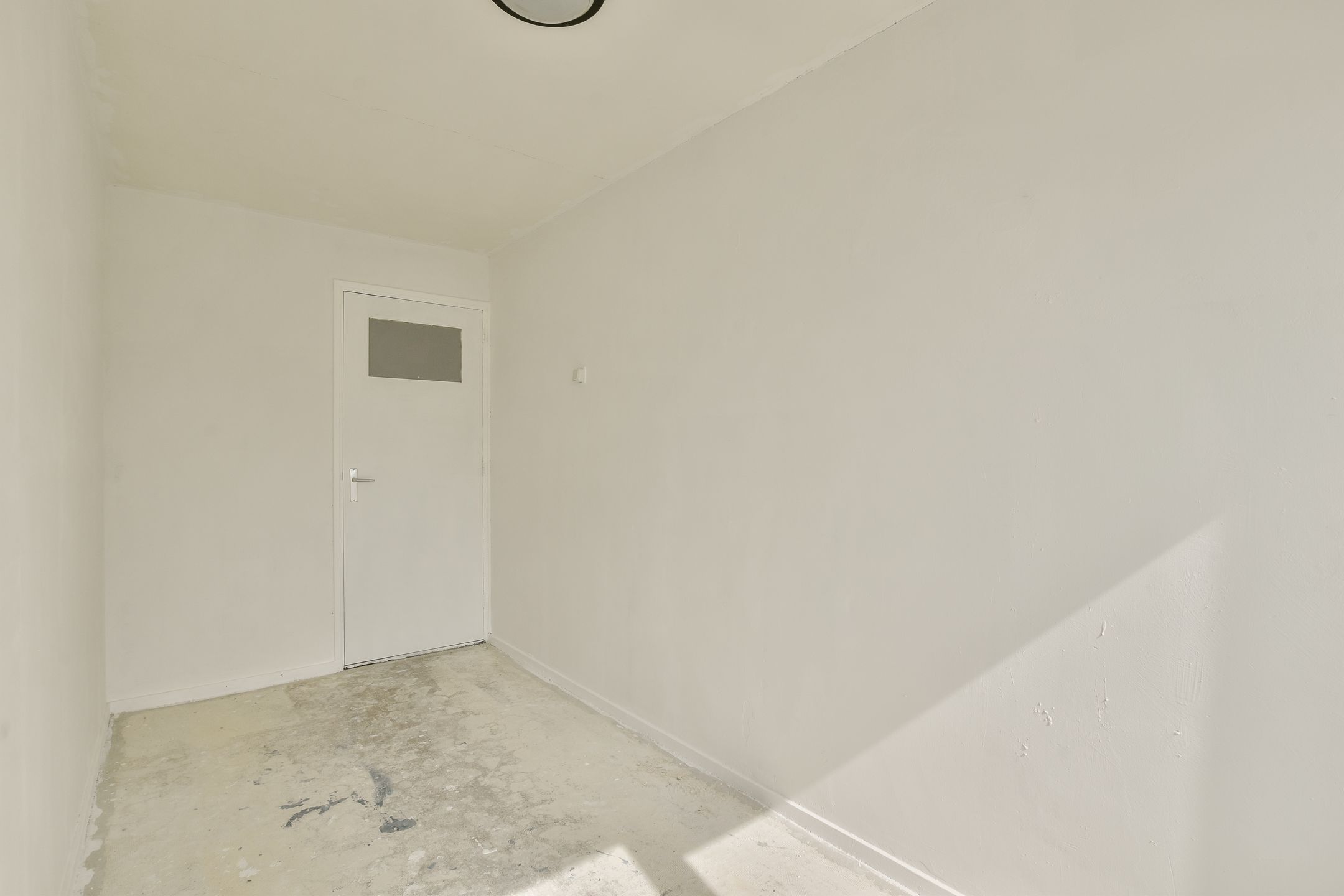 Photo 15 of Van Oldenbarneveltplein 42