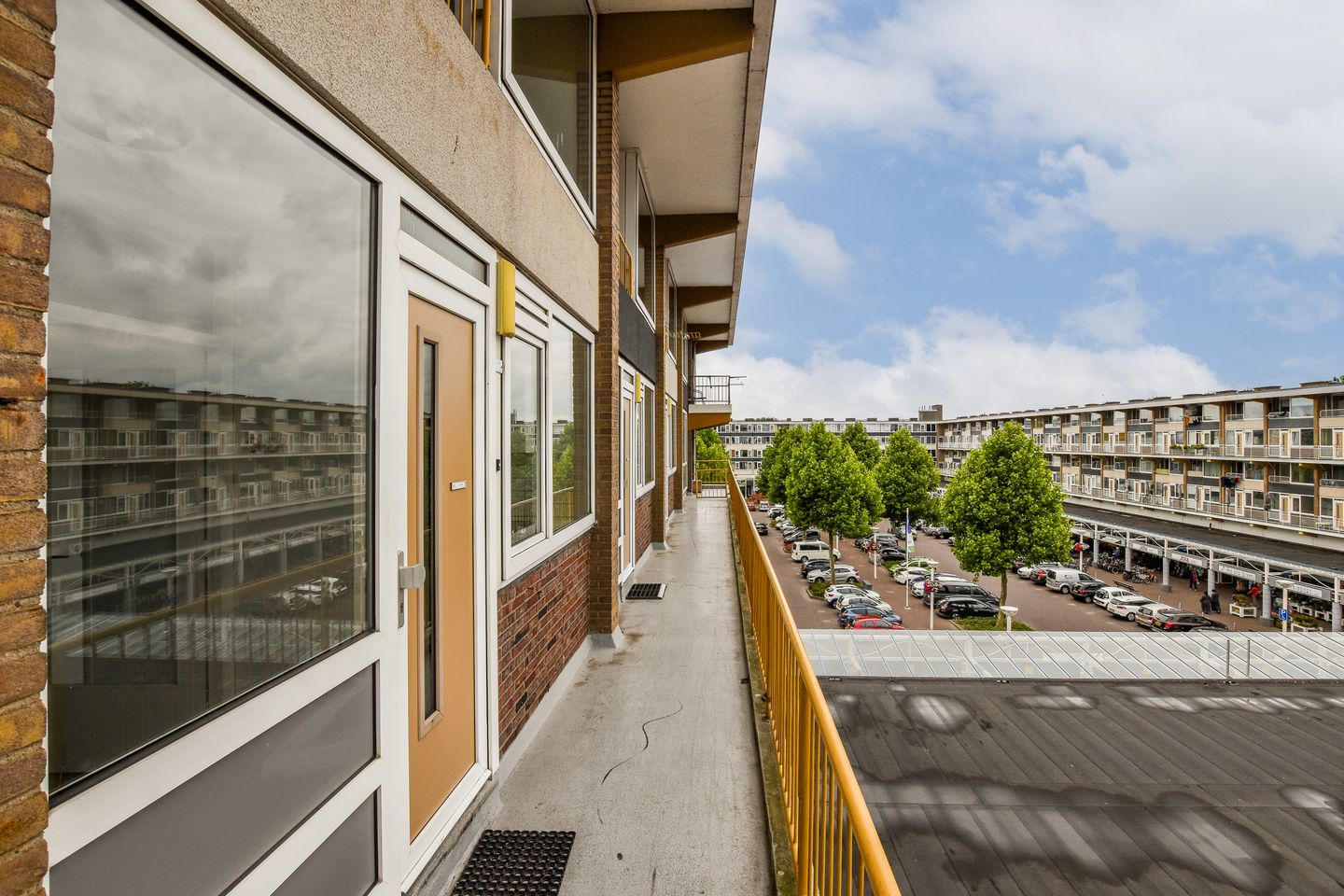 Photo 19 of Van Oldenbarneveltplein 42