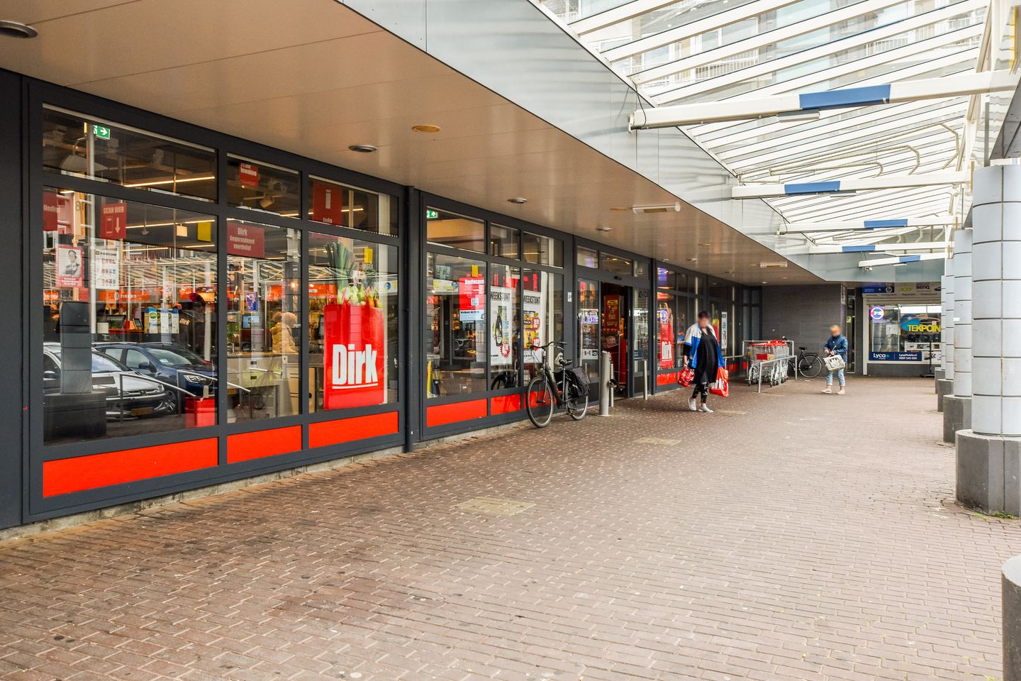 Photo 20 of Van Oldenbarneveltplein 42