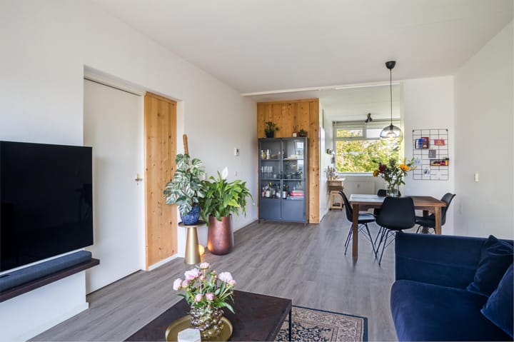 Photo 7 of Houtsmastraat 80