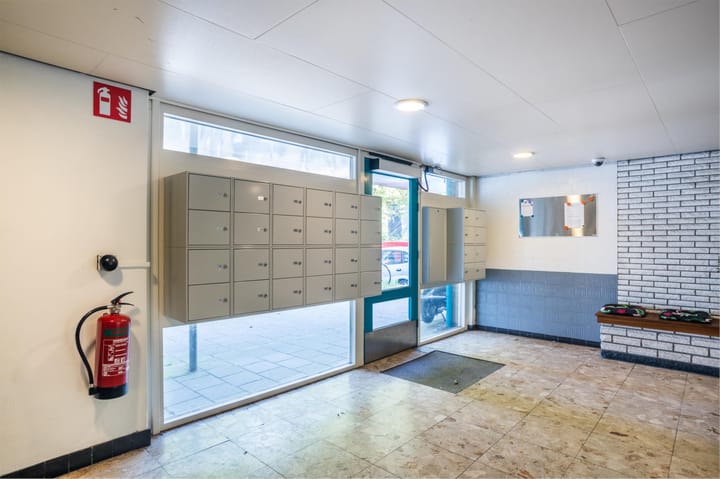 Photo 22 of Houtsmastraat 80