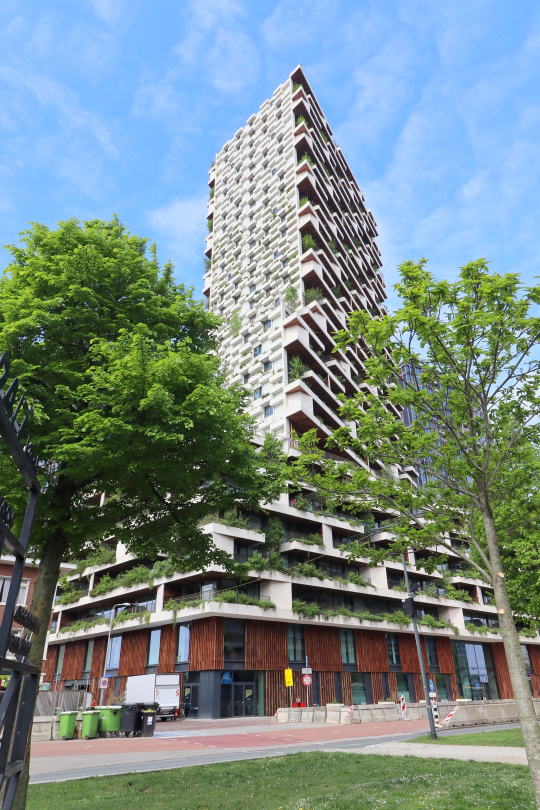 Foto 1 van Hoola van Nootenstraat 273