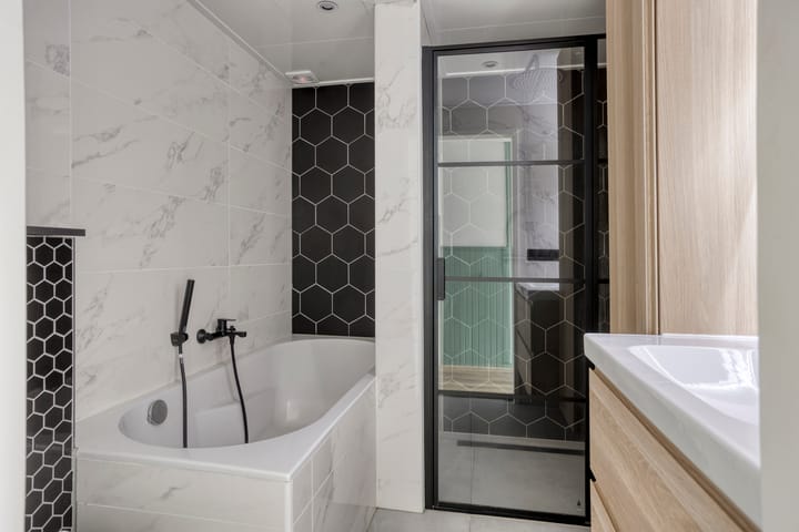 Photo 17 of Blazoenstraat 32