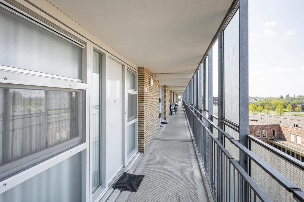 Foto 6 van Middeldijkerplein 68