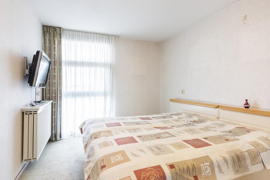 Foto 17 van Middeldijkerplein 68