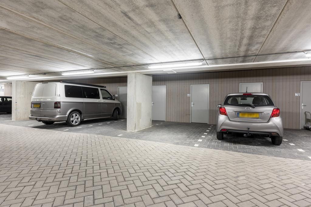 Foto 23 van Middeldijkerplein 68