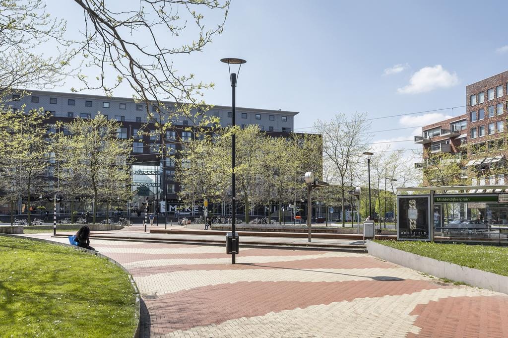 Foto 25 van Middeldijkerplein 68