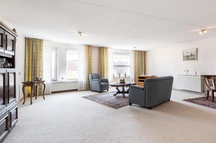 Foto 2 van Middeldijkerplein 68