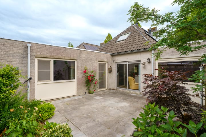 Foto 30 van Lotusbloemweg 71