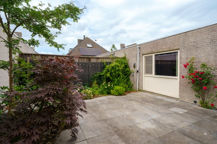 Foto 31 van Lotusbloemweg 71