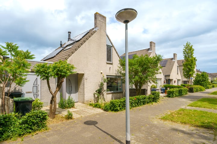 Foto 39 van Lotusbloemweg 71