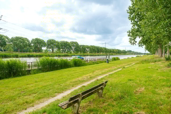 Foto 45 van Lotusbloemweg 71