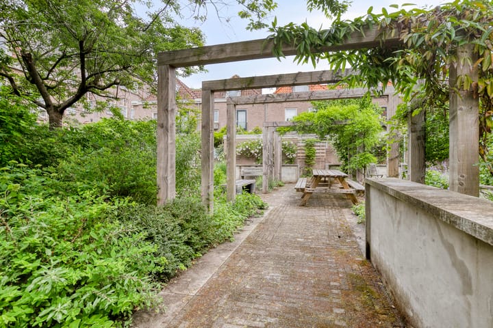 Foto 32 van Postelstraat 16