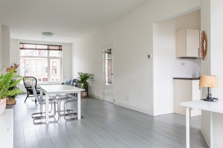 Foto 10 van Douzastraat 21