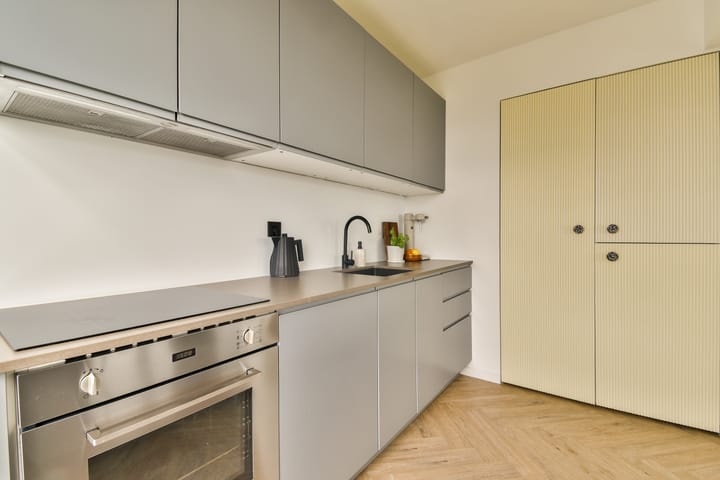 Photo 9 of Maassluisstraat 86