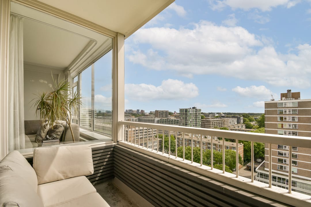 Photo 11 of Maassluisstraat 86