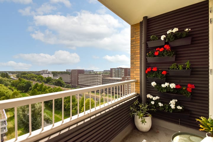 Photo 12 of Maassluisstraat 86