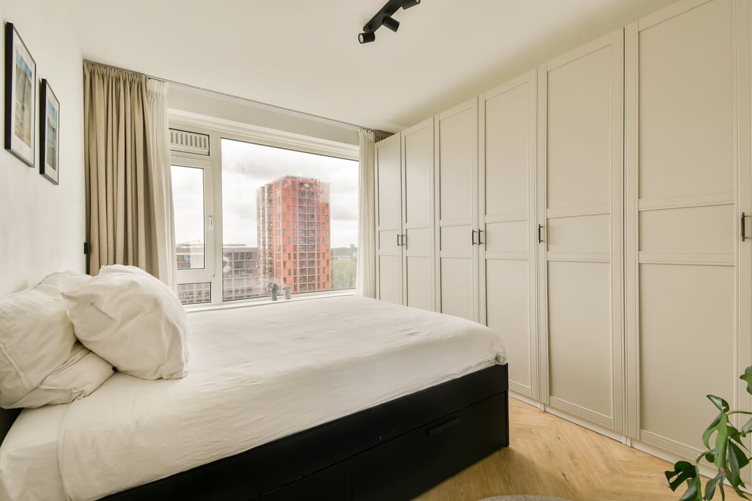 Photo 13 of Maassluisstraat 86