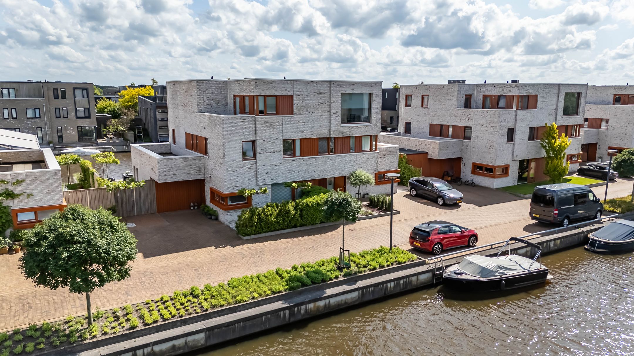 Photo 69 of Garmpoleiland 8