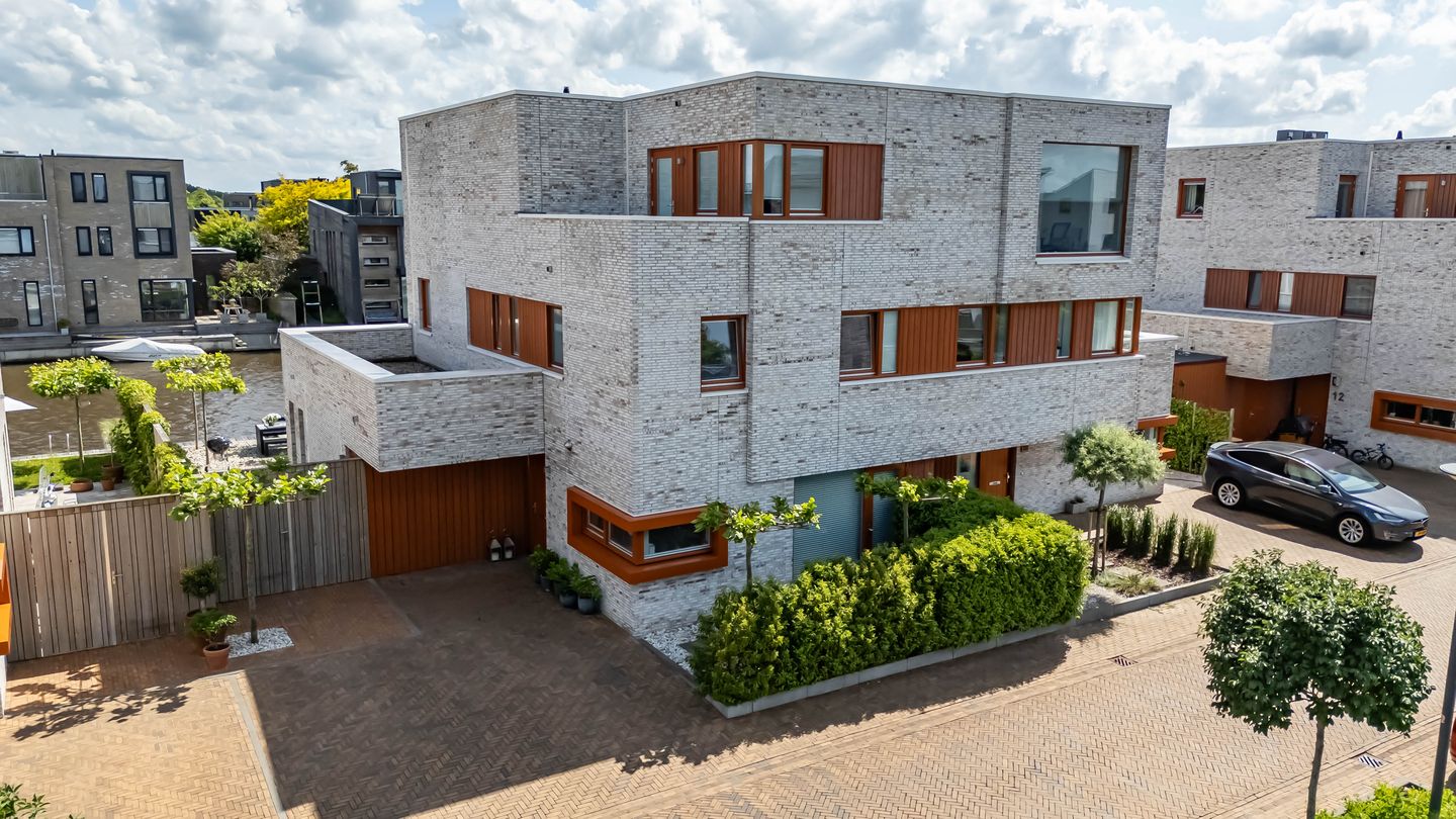 Photo 70 of Garmpoleiland 8