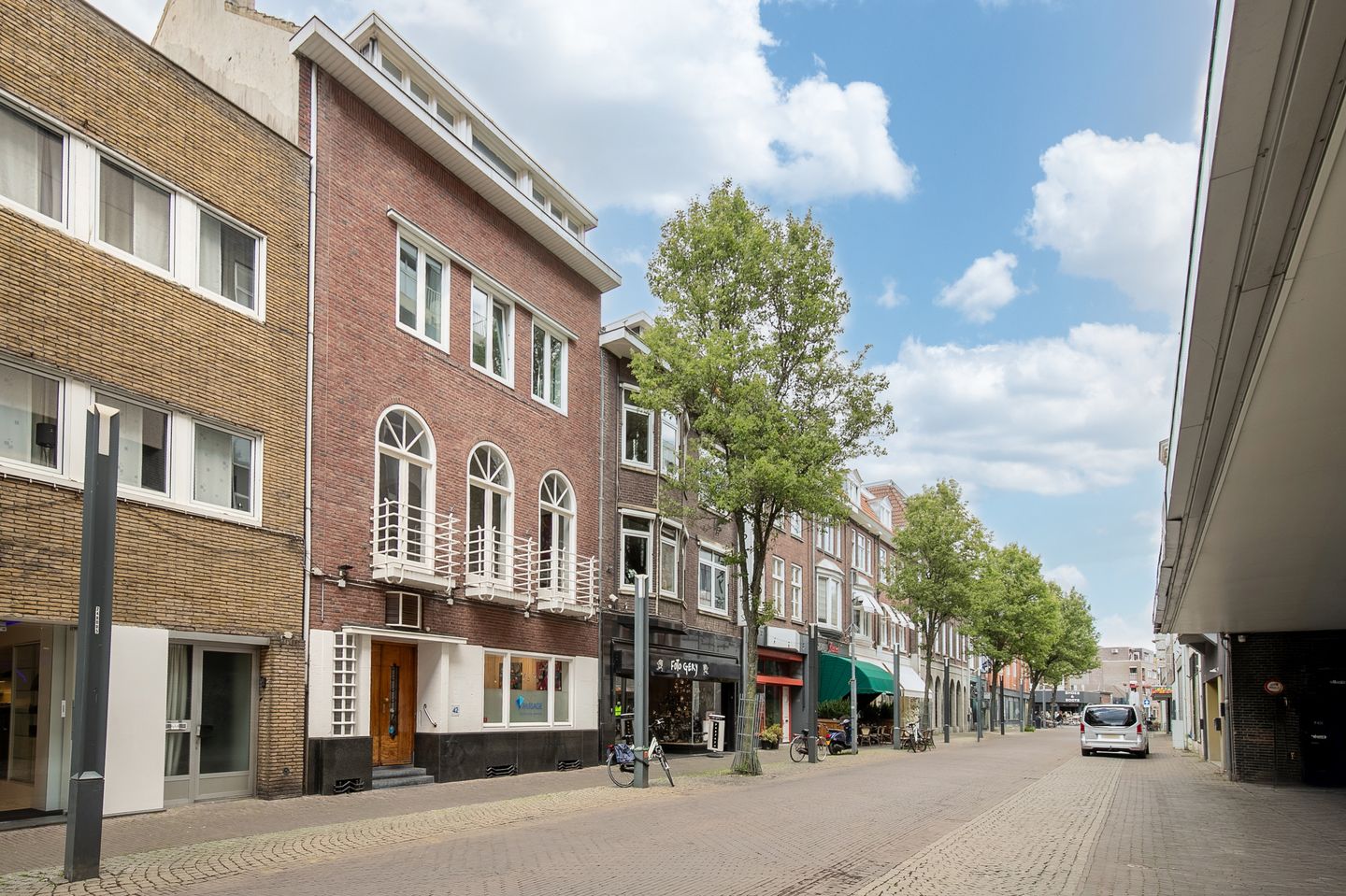 Photo 35 of Dautzenbergstraat 42