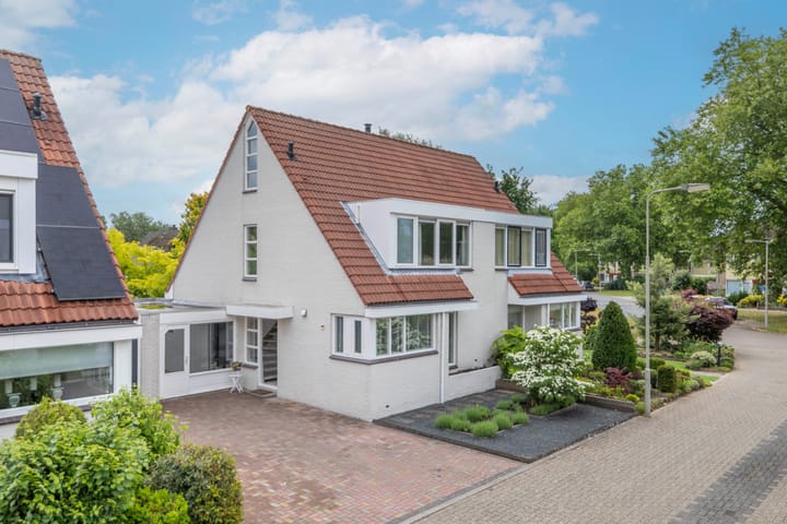 Foto 1 van Overveenstraat 4