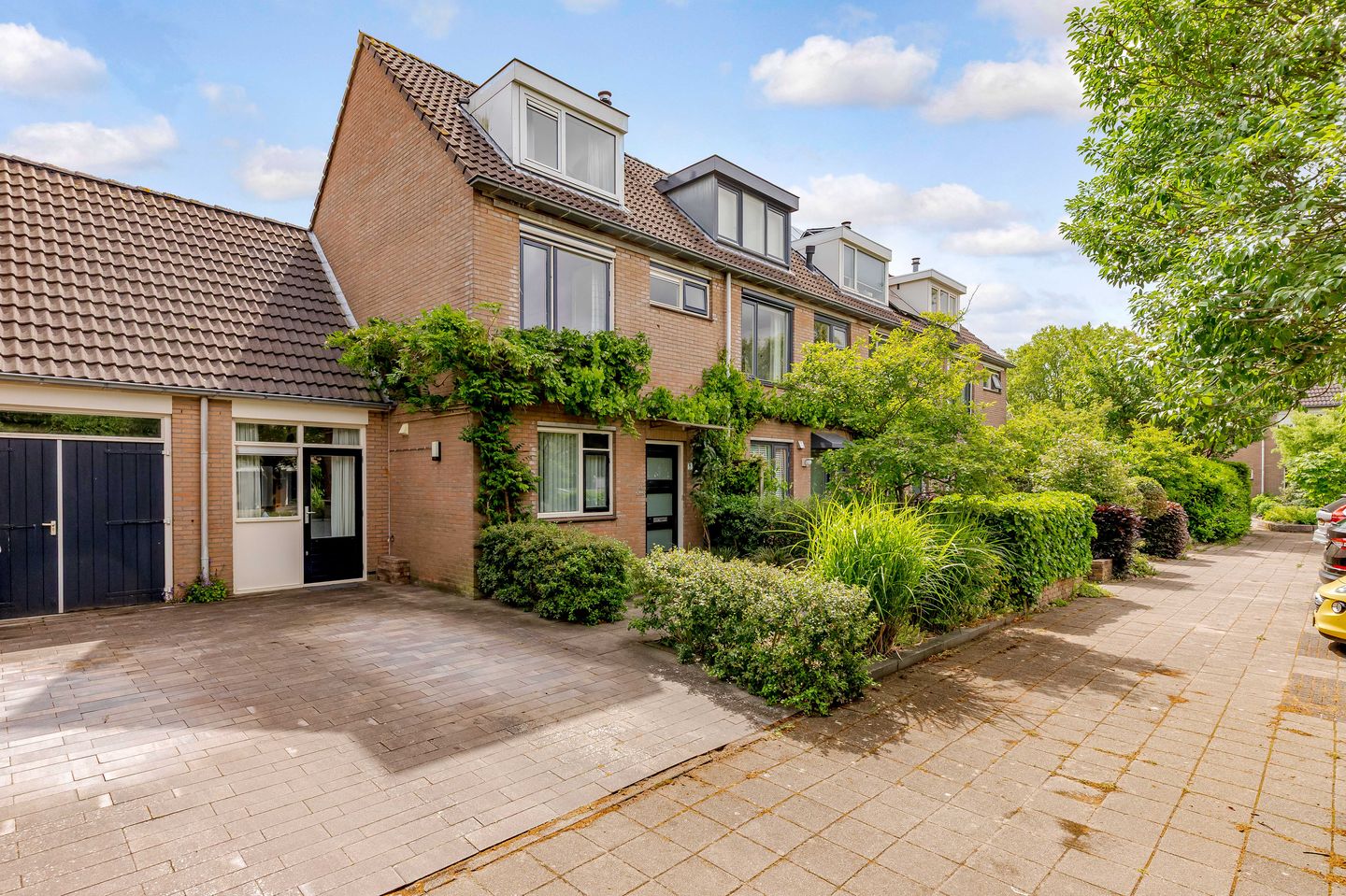 Foto 1 van Sleedoorn 8