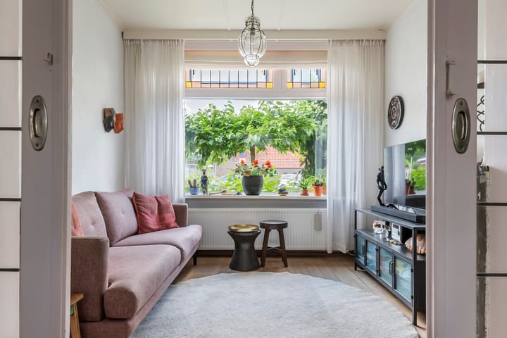 Photo 15 of J.D. van Leeuwenstraat 28