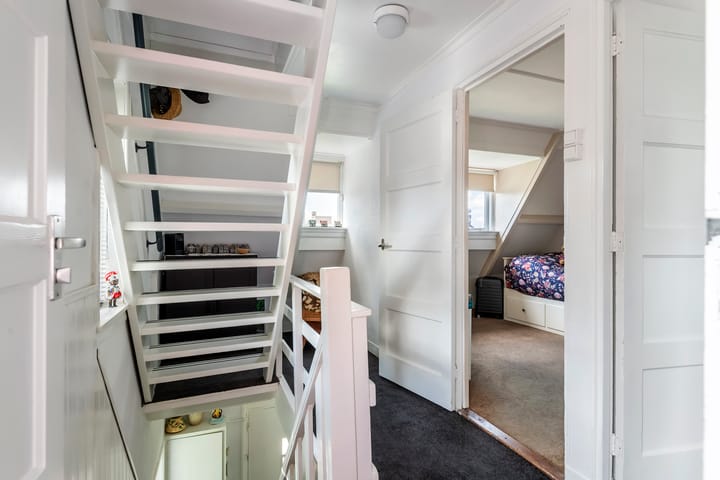 Photo 31 of J.D. van Leeuwenstraat 28