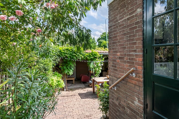 Photo 47 of J.D. van Leeuwenstraat 28