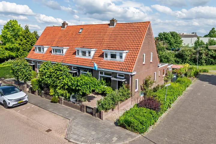 Photo 53 of J.D. van Leeuwenstraat 28