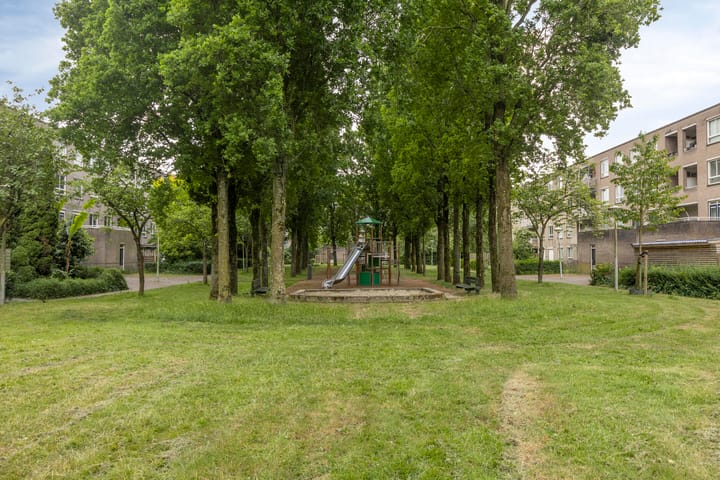 Foto 26 van Berthold Brechtstraat 32