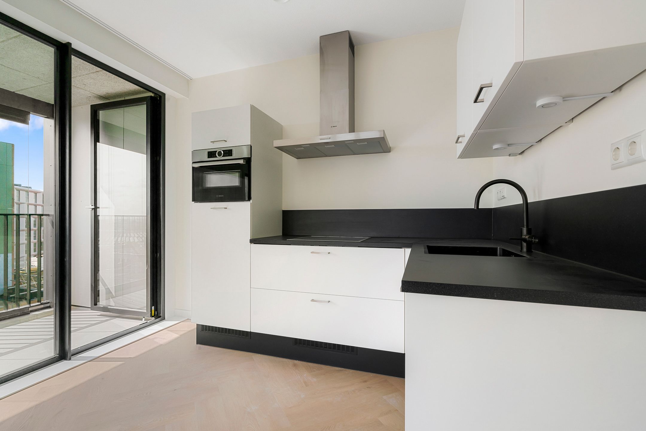 Photo 12 of Dudokstraat 112