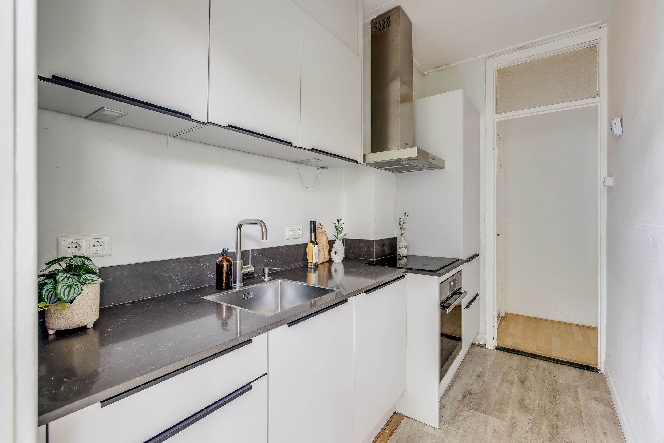 Foto 18 van Nieuwravenstraat 12-BS