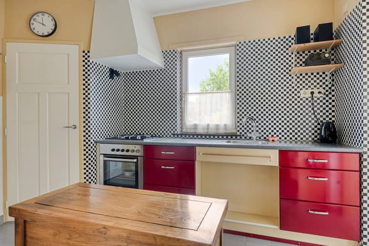 Photo 21 of Burgemeester Voskensstraat 2