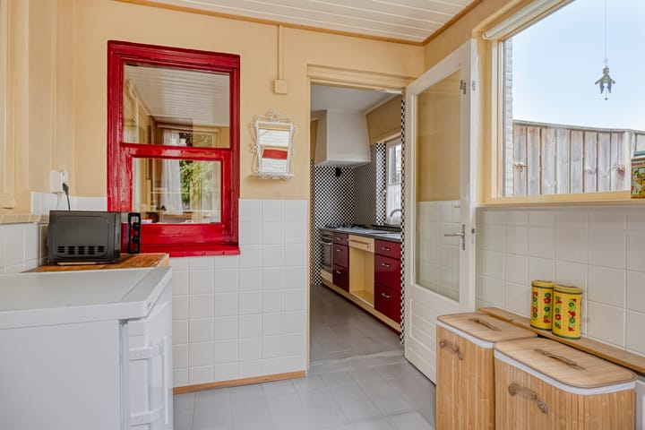 Photo 23 of Burgemeester Voskensstraat 2