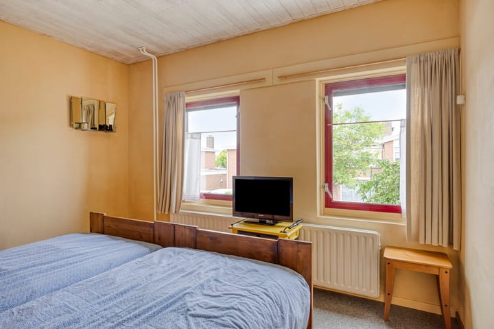 Photo 26 of Burgemeester Voskensstraat 2