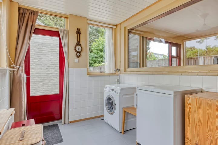 Photo 22 of Burgemeester Voskensstraat 2