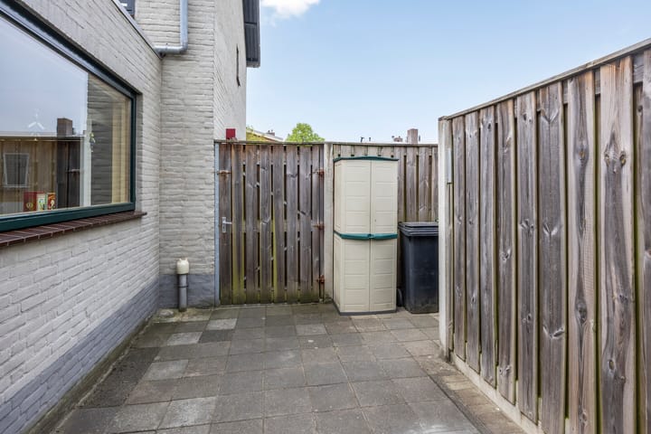 Photo 37 of Burgemeester Voskensstraat 2