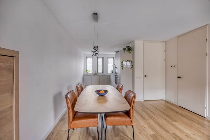 Photo 6 of Heukelsstraat 7