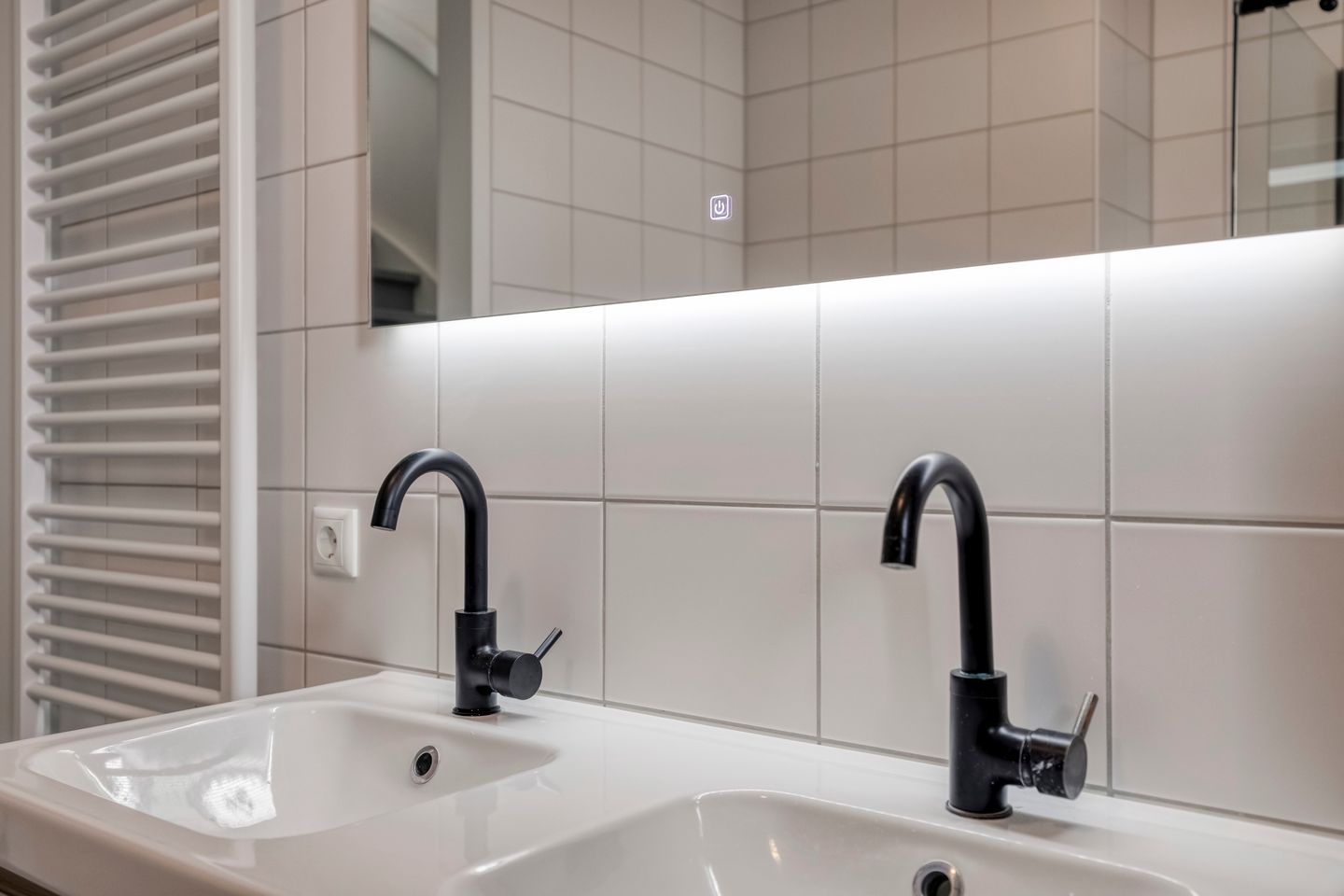 Photo 19 of Heukelsstraat 7