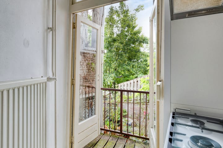 Photo 8 of Lange Hezelstraat 8