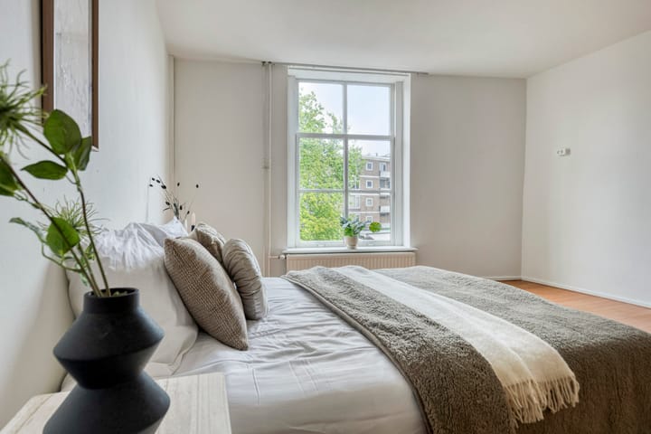 Photo 13 of Lange Hezelstraat 8