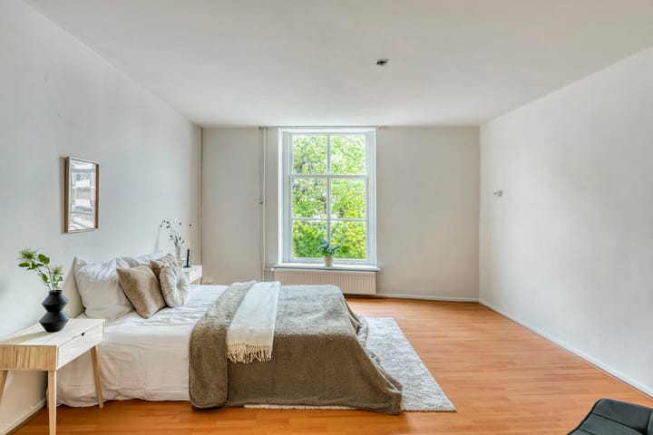 Photo 14 of Lange Hezelstraat 8