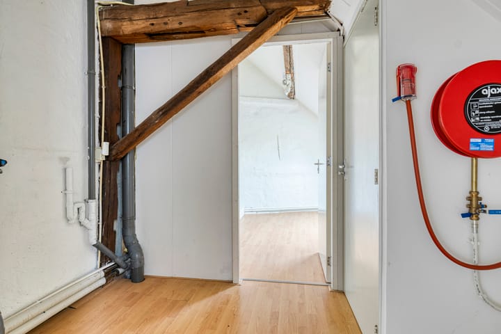 Photo 24 of Lange Hezelstraat 8