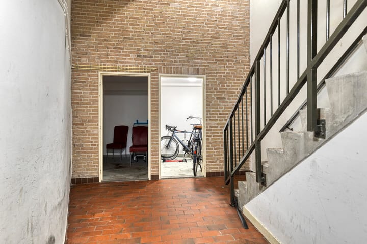 Photo 27 of Lange Hezelstraat 8